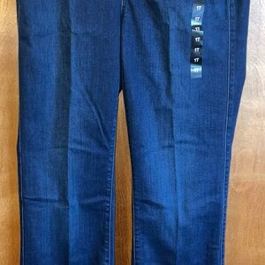 TORRID LEAN JEAN SLIM BOOT
SUPER SOFT MID-RISE JEAN